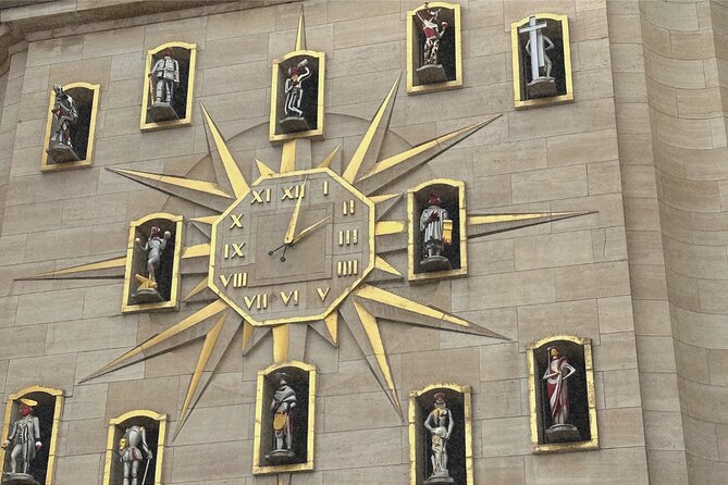A Self-Guided Tour of Brussels: From Medieval to Modern Times - Royal Square and Godfrey of Bouillon: a founder’s statue in plain sight