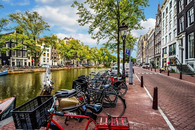 Amsterdam Day Trip from Brussels With Cheese, Clogs and Windmills - Food, toilets, and the coach reality (read this before you pack)