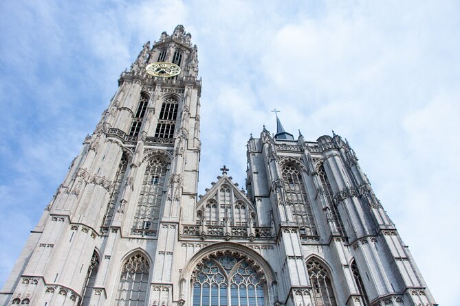 Antwerp Sightseeing Tour from Brussels - Grote Markt and Groenplaats: the legend of Antwerpen’s name