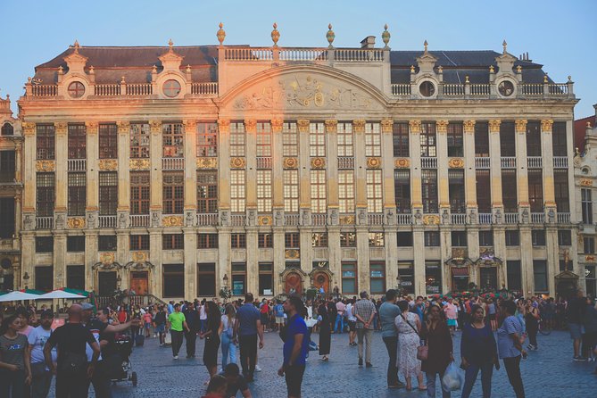 Architecture Tour of Brussels - Why This Evening Architecture Walk Starts at 8:00 pm