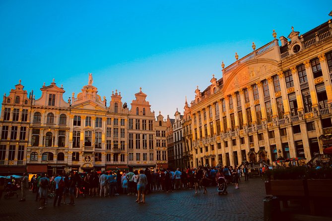 Architecture Tour of Brussels - Les Galeries Saint-Hubert: Architecture You Can Shop Through