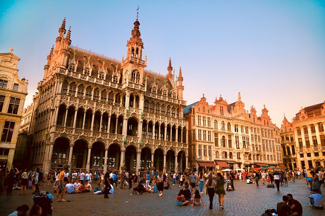Architecture Tour of Brussels - La Monnaie and the Surrounding Streets