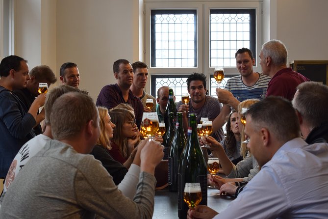 BeerWalk Brussels (Dutch guide) - Stop 1: Les Brasseurs for your first real Belgian specialty