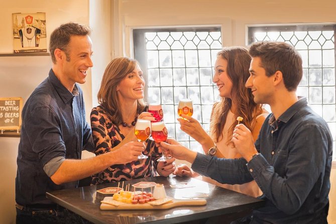 BeerWalk Brussels (English guide) - Stop 2: Manneken Pis and a Beer Break Right Across the Bronze