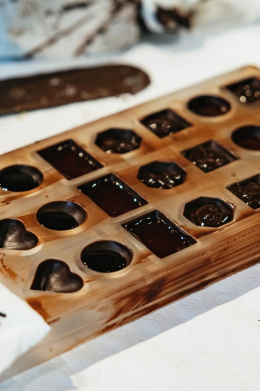 Brussels: 2.5-Hour Belgian Chocolate Making Workshop - Pralines and mendiants: making the fillings that taste like Belgium
