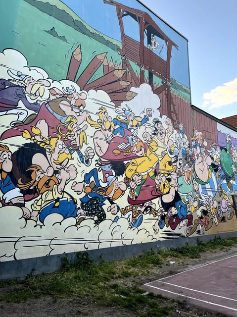 Brussels: 2 hours Private Walking Tour of the Comics Walls - Price and value: is $101 per person worth it?