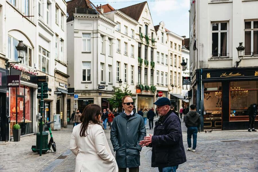 Brussels: Beer Tasting Tour with 7 Beers and Snacks - Why Brussels beer alleys feel more real than main-street pubs
