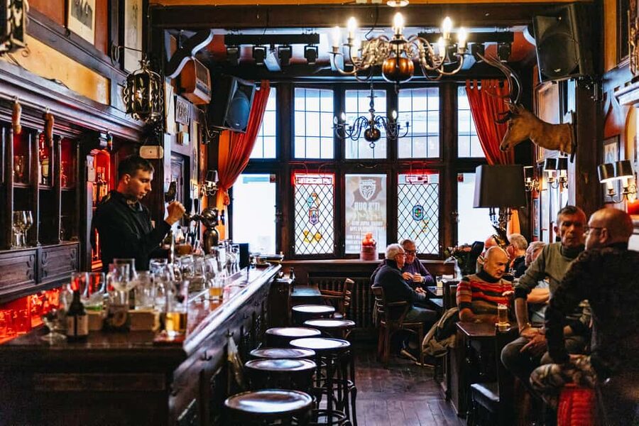 Brussels: Beer Tasting Tour with 7 Beers and Snacks - The 4-hour rhythm: how the walking and tasting usually works