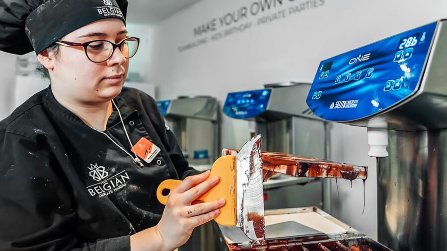 Brussels: Belgian Chocolate Making Workshop with Tastings - The lab and bean-to-bar machinery: why seeing equipment matters