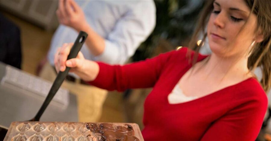 Brussels: Chocolate Workshop and Guided Walking Tour - Meeting at Grand Place: Your Starting Point and First Chocolate Clue