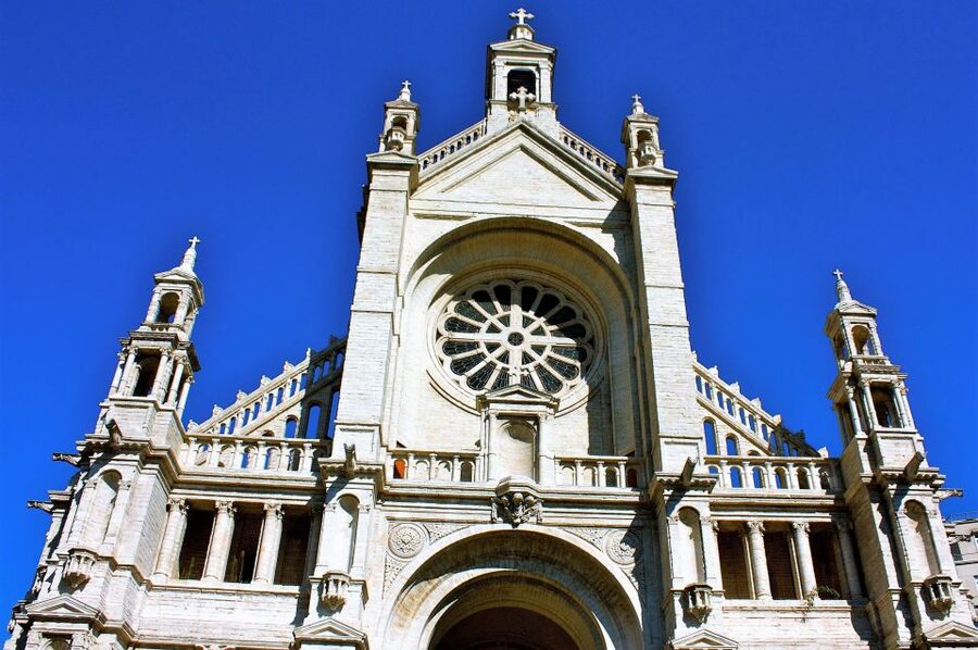 Brussels: Chocolate Workshop and Guided Walking Tour - Grand Place to Manneken Pis: Seeing Brussels While Learning Its Chocolate Story