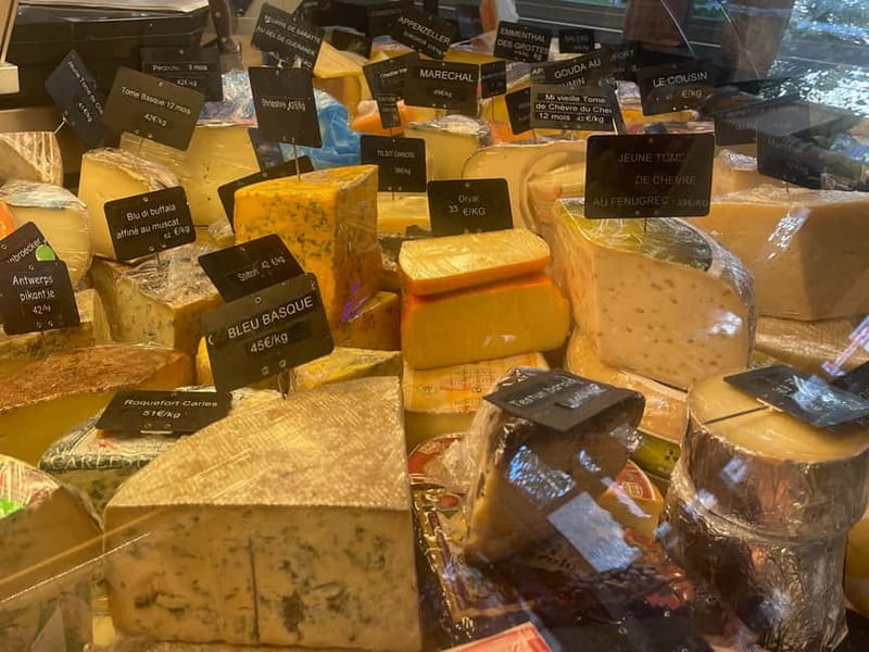 Brussels: City Center Guided Food Tour with Tastings - Pace, Group Size, and Brussels Cobblestones