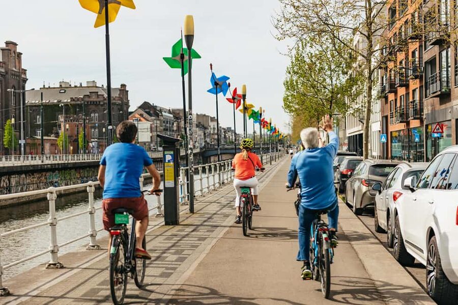 Brussels: City Highlights and Hidden Gems Bike Tour - Price and value: why $40 makes sense for a short intro tour