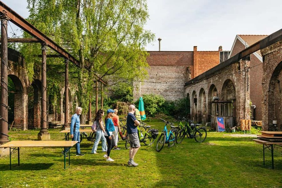 Brussels: City Highlights and Hidden Gems Bike Tour - What you’ll really get from the live guide (not just the route)