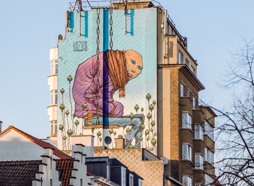 Brussels Comics & Street Art: Private Walking Tour - Little Nemo: comics and old toys for the serious browser