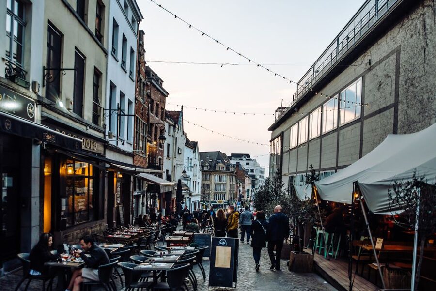 Brussels Comics & Street Art: Private Walking Tour - Manneken Pis and Don Quixote in Spanish Square: Brussels icons with a twist