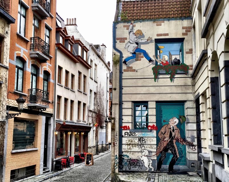 Brussels Comics & Street Art: Private Walking Tour - Getting started at Zuidstation: where your guide sets the tone