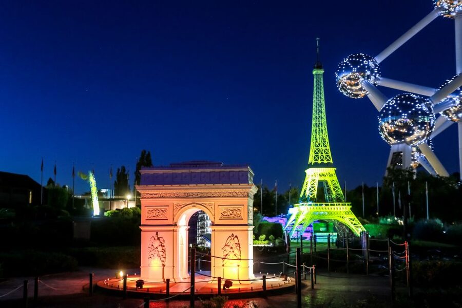 Brussels: Entry Ticket to Mini-Europe - The outdoor route: 350 mini monuments you can actually scan