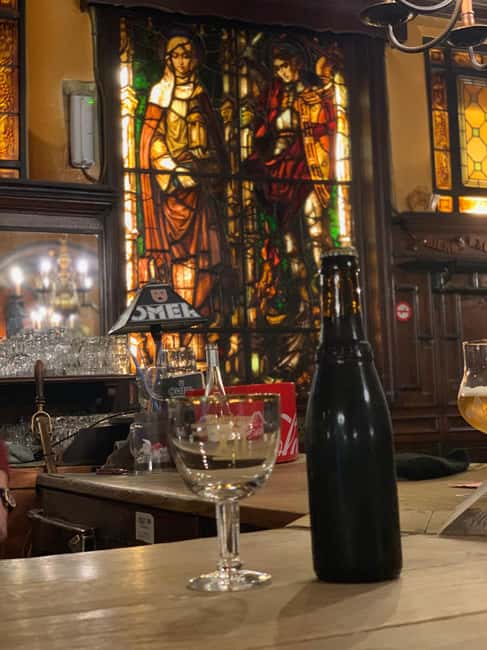 Brussels : Exclusive Chocolate, Beer, Waffle & Whiskey tour - Chocolate first: 12 treats, plus Speculoos history