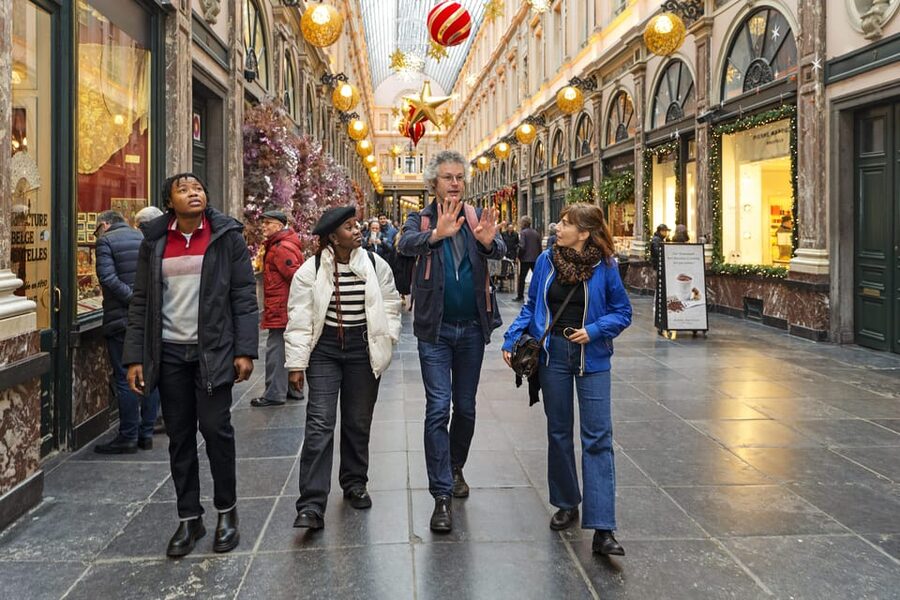Brussels Food Tour: Main Dish, Beer, Waffle & Chocolate - Marolles: Street-Level Brussels and Your First Big Bites