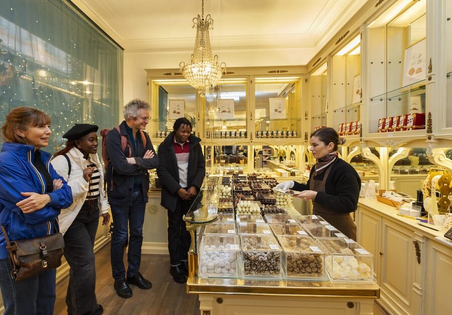 Brussels Food Tour: Main Dish, Beer, Waffle & Chocolate - Starting at Place Poelaert: The Best Place to Begin