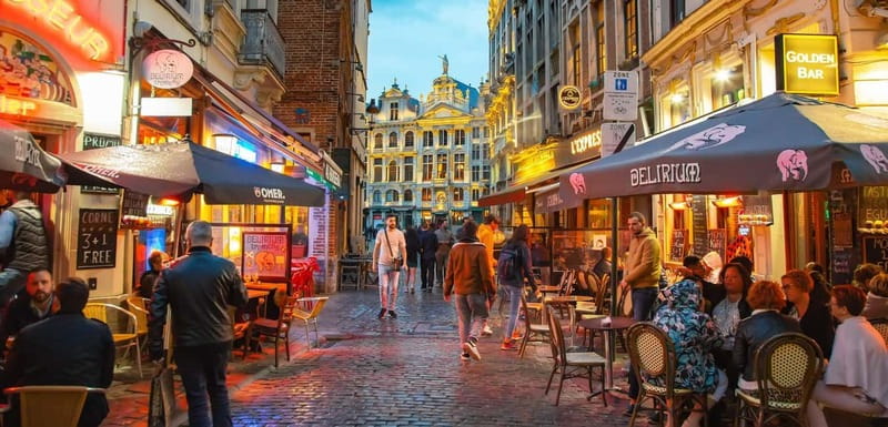 Brussels: Highlights and Hidden Corners Private Guided Walk - The side streets locals actually use: Oud Korenhuis, Creek, Rollebeek, Lebeau