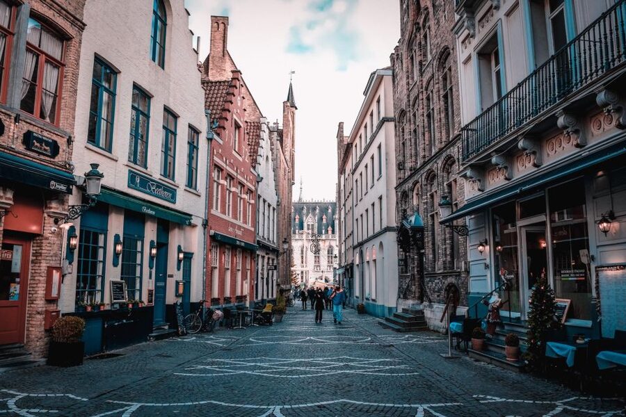 Brussels: Highlights & Hidden Gems Private Walking Tour - Chocolate stops and the African Quarter’s food-and-music energy