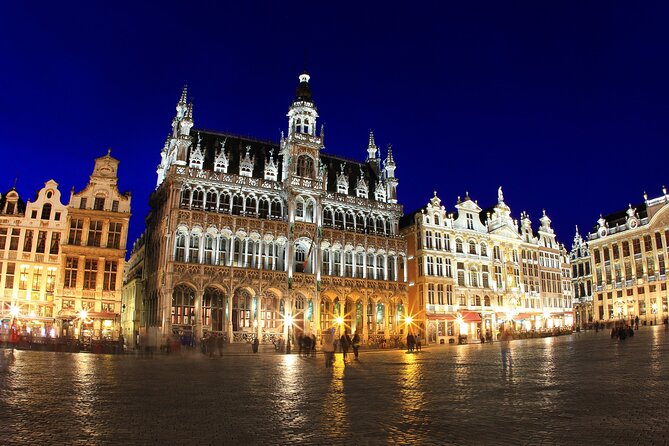 Brussels Highlights Self guided scavenger hunt and Walking Tour - Carillon du Mont des Arts and Manneken Pis: Fast Facts, Funny Energy
