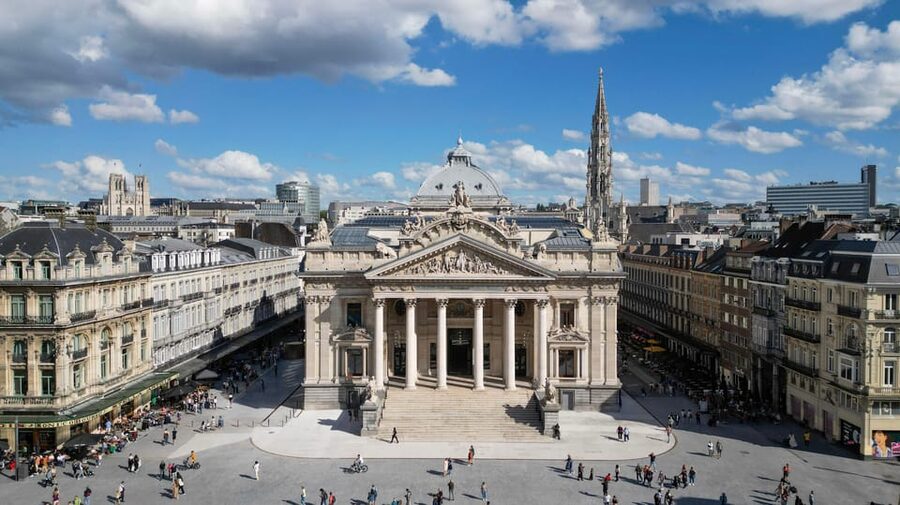 Brussels: Hop-On Hop-Off Bus Tour& Belgian Beer World Museum - Red route stops: what to do at each one