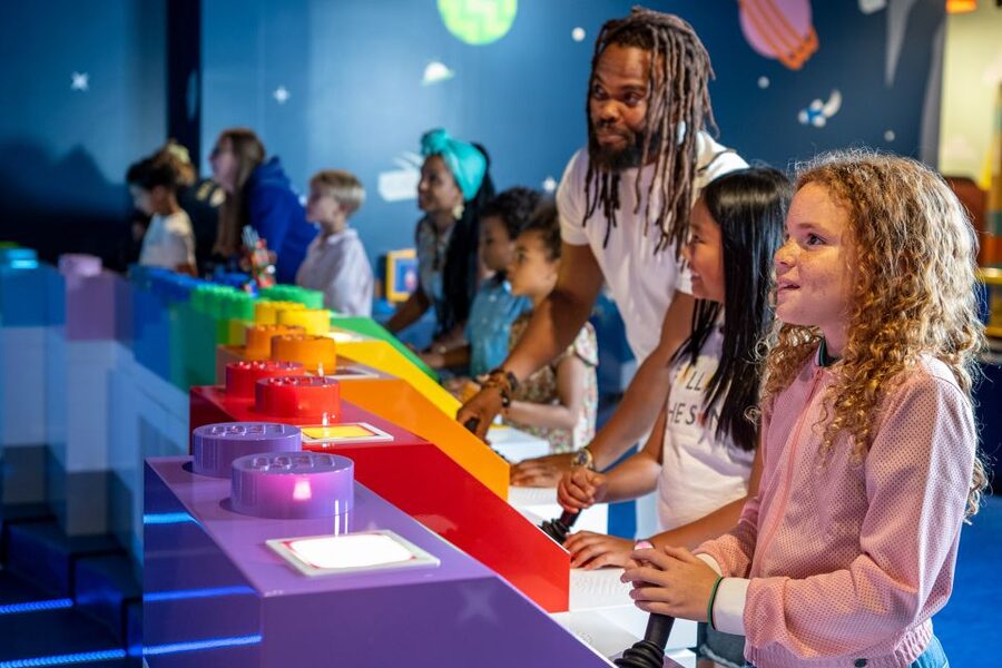 Brussels: LEGO® Discovery Centre Admission Ticket - Tickets and entry rules: plan around the adult-child requirement