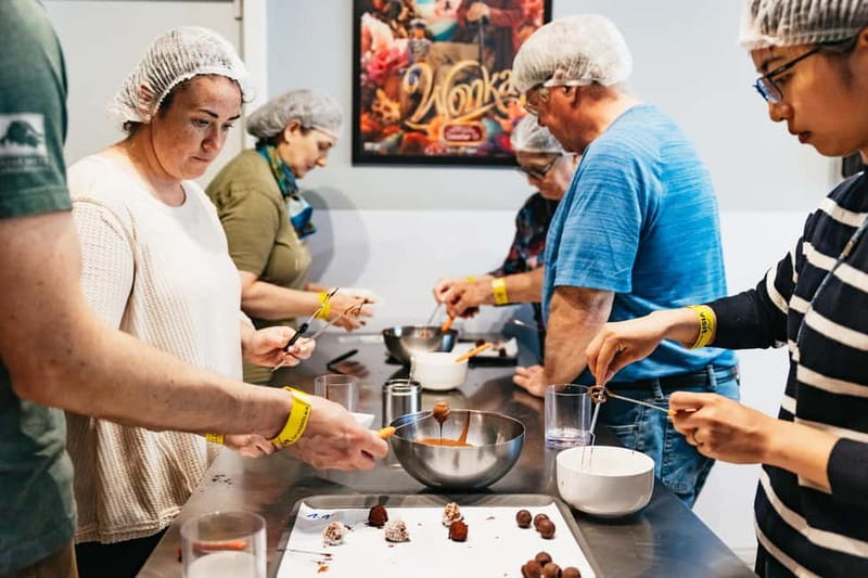 Brussels: Make Your Own Chocolates Workshop with Tastings - The Making Part: Your Chocolate Bar, Truffles, and Mendiants