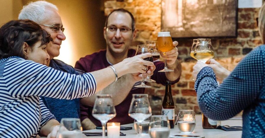 Brussels: Private Beers, Bars, and Live Music Tour by Night - Quai aux Briques after dark: where the evening starts
