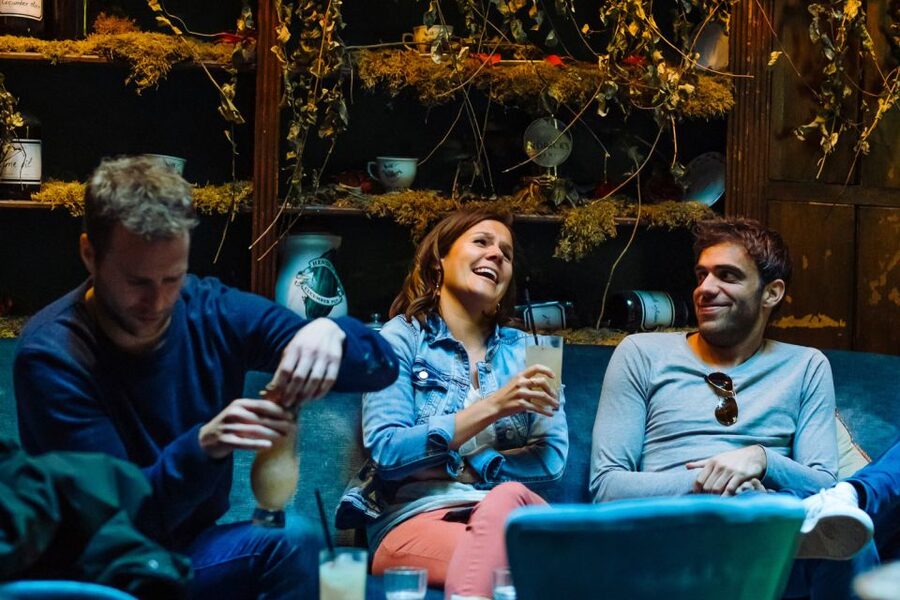 Brussels: Private Beers, Bars, and Live Music Tour by Night - Poechenellekelder: classic pub snacks and a Brussels-style pause