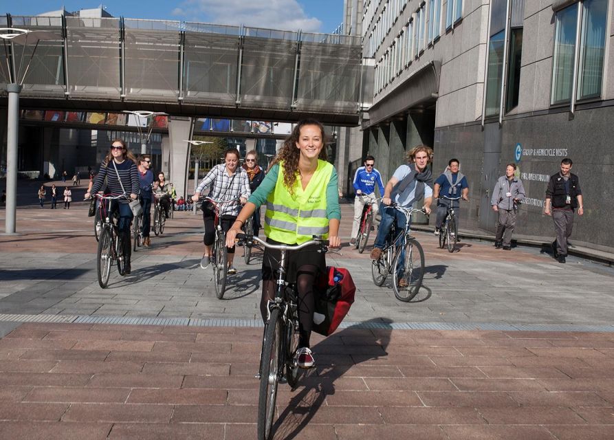 Brussels: Sightseeing Bike Tour - EU landmarks: Parliament, Commission, and the big architecture statements