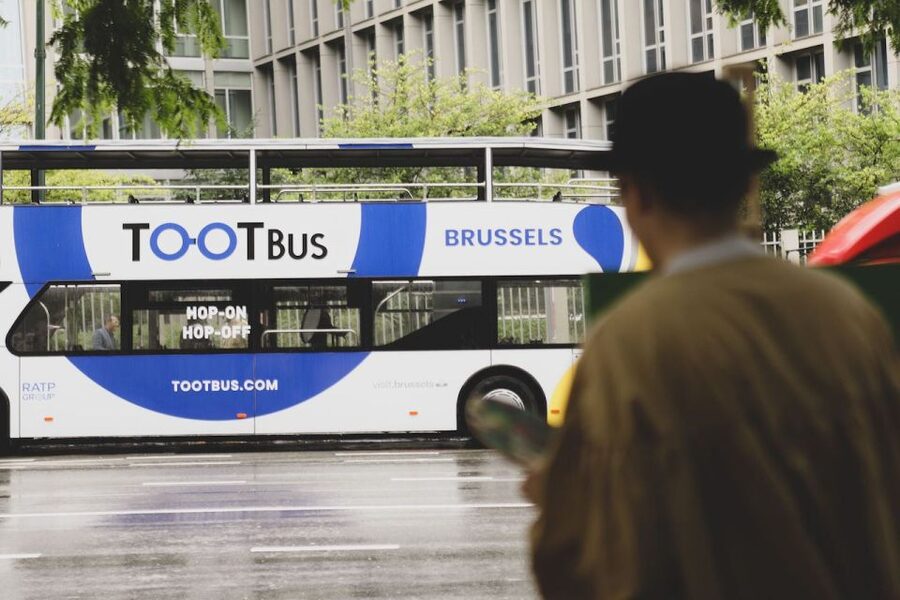 Brussels: Sightseeing Sunset Bus Tour - Audio guide + on-board Wi‑Fi: turn the ride into your personal route plan