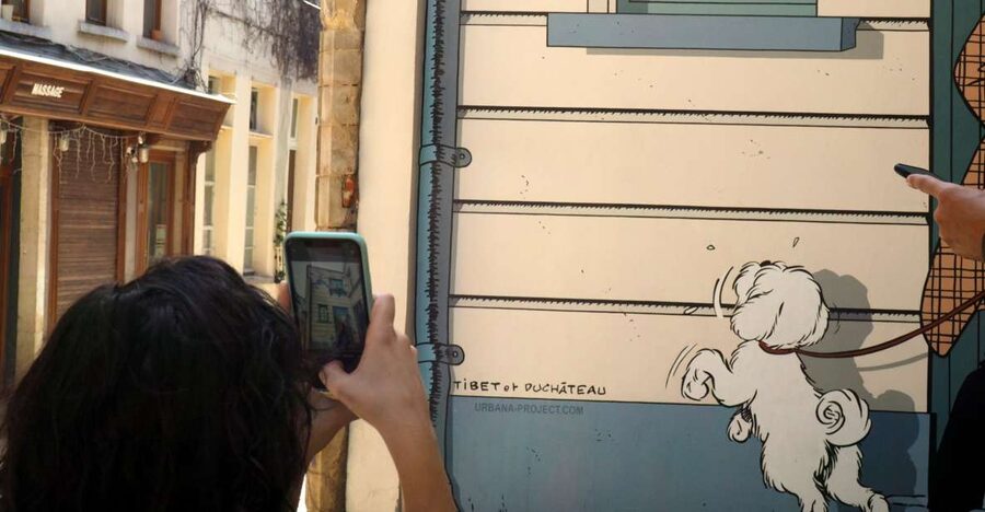 Brussels: The comic book walls walking tour - Tintin’s house stop and the Moulinsart clue