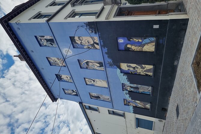 Brussels through its comics murals - Cédric’s Teaching Style: Stories, References, and That Smartphone Backup