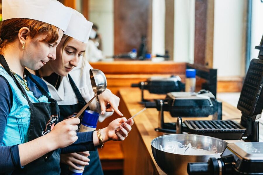 Brussels: Waffle Making Workshop - All You Can Eat - Meeting at Voldersstraat (Rue des Foulons) and getting to your workstation fast
