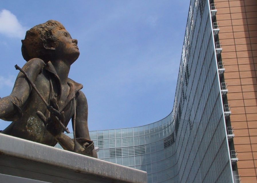 Brussels: Walking Tour from Central Station to Manneken Pis - What Makes This Tour Worth Your Time