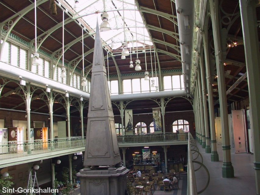 Brussels: Walking Tour from Central Station to Manneken Pis - The Guide Experience: Engaged, Question-Friendly, and Not One-Note