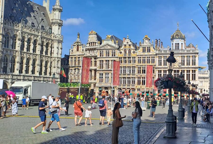 Brussels: Walking Tour with Belgian Lunch, Chocolate, & Beer - Who should book this tour (and who should skip it)
