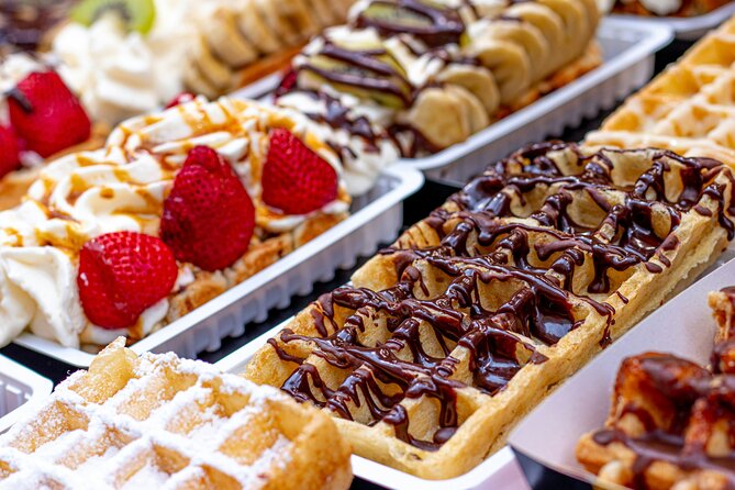 Brussels Walking Tour with Waffle Tasting: History and Delights - Guides and Small Details: How the Tour Lands Better Than a Checklist