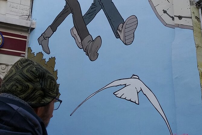 Comic Book Tour in Brussels - Murals and Mur BD (stop 2): reading Franco-Belgian styles in public