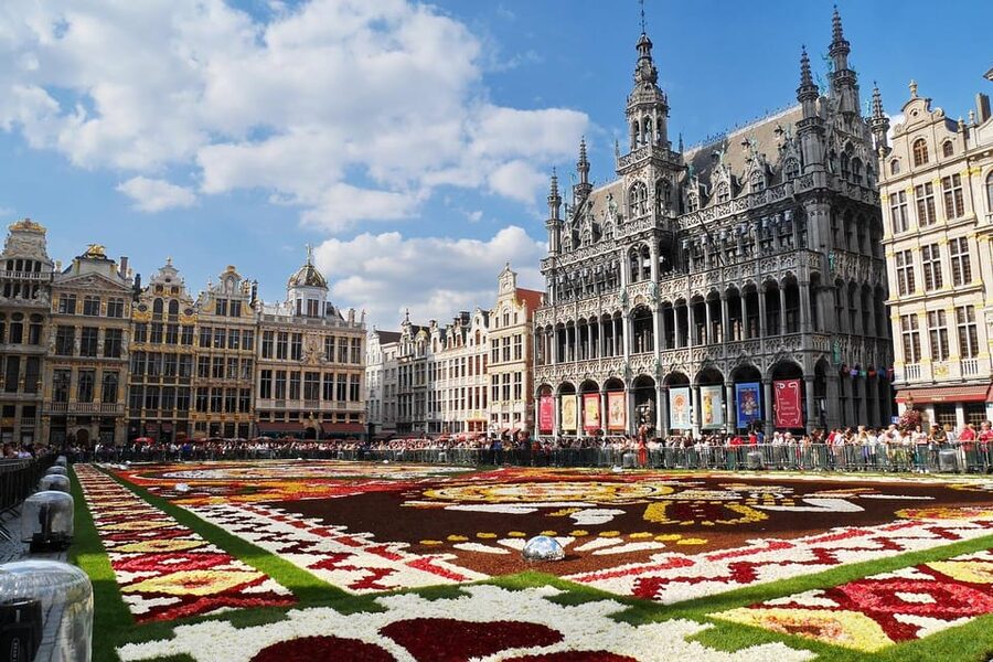 From Amsterdam: To Brussels - Travel as a VIP - Grand-Place: the square that makes Brussels make sense