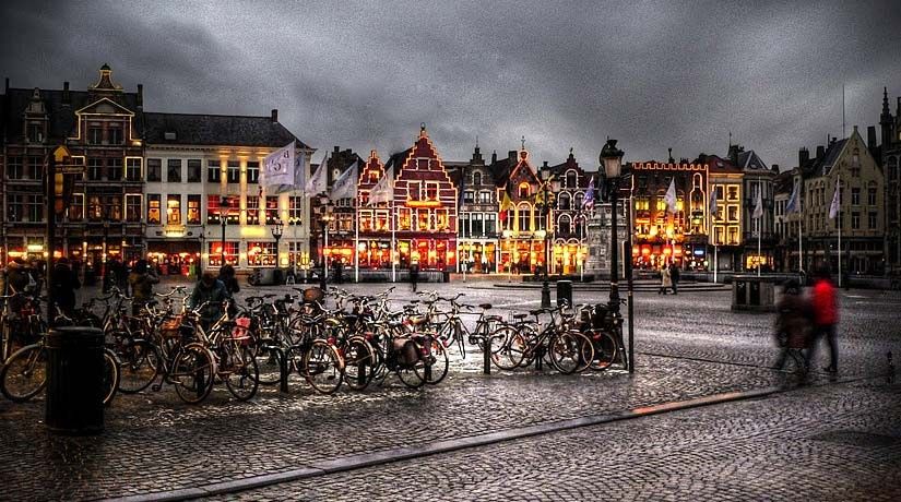 From Brussels: Bruges Day Trip with Boat Tour Option (ES) - Guide quality: what the best days have in common
