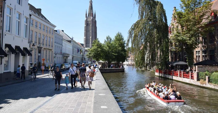 From Brussels: Bruges Private Tour - Getting Oriented: Wall Park, Market Square, and VisMarkt
