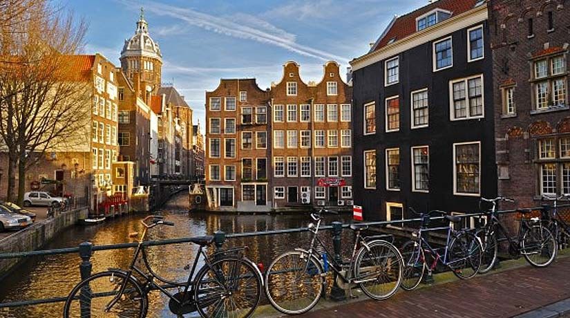 From Brussels: Day Trip to Amsterdam with Canal Boat Cruise - A one-day Amsterdam plan from Brussels that actually feels manageable