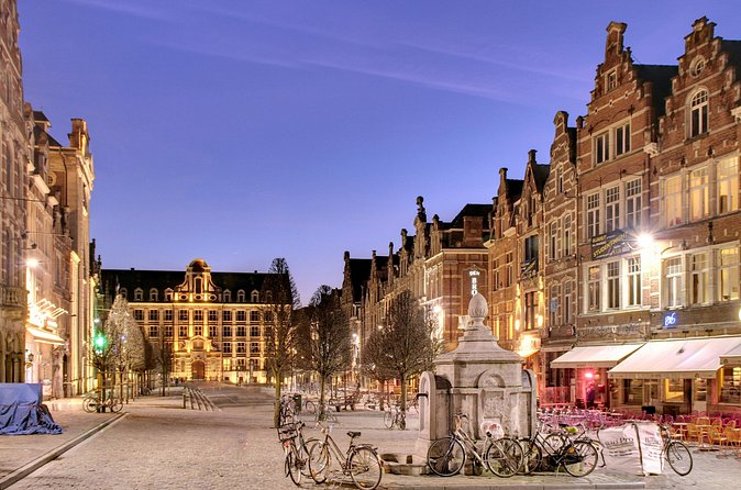 Leuven: City Walk with Audio Guide in 7 Languages on your Phone - Leuven Town Hall on the Grote Markt: 236 statues in plain sight