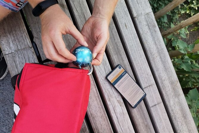 Outdoor Escape Game with drinks in Brussels - Practical Logistics: Getting There, Walking Comfort, and Transit