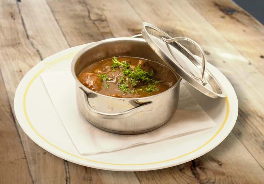 Secret Food Tours Brussels - The brasserie moment: beef stew marinated in dark beer + fries